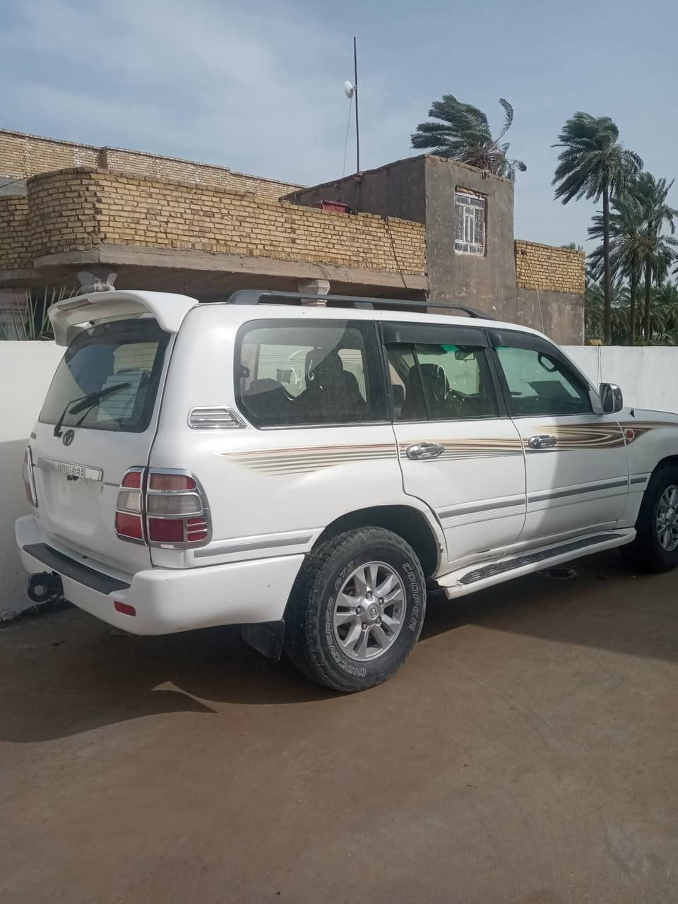 ياالله لاندكروزر موديل 2004للبيع رقم بصره سياره جاهزه فقط مكينه بيه بخار صبغ حزام تخم تاير وحدايه جديد كهربايات كله شغاله تحويل مباشر سعر 120 وبيه مجال مكان بابل الهاشمية رقم موبايل *********** ولاثير *********** اتصل وبيك خير ودلل ملاحظه ترهم مراوس كيه حمل غير شي حسب الاقناعه
