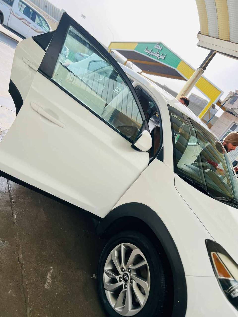 السلام عليكم

توسان 2016 وارد امريكي "ضربتها تخريب" نص فول رقم ميسان مكينة 2000 جي دي اي

3 انضمة قيادة ماشية 84 الف ميل 

ليبل واحد مامبدل بيها اي قطعة  

بيها رشات صبغ الجاملغ الامامي اليمين واليسار بدون دواخل 

مكفولة من الضربة والتبديل / السعر 120 وبيها مجال مكان العماره   مكلف بل نشر *********** عمارة, ميسان
