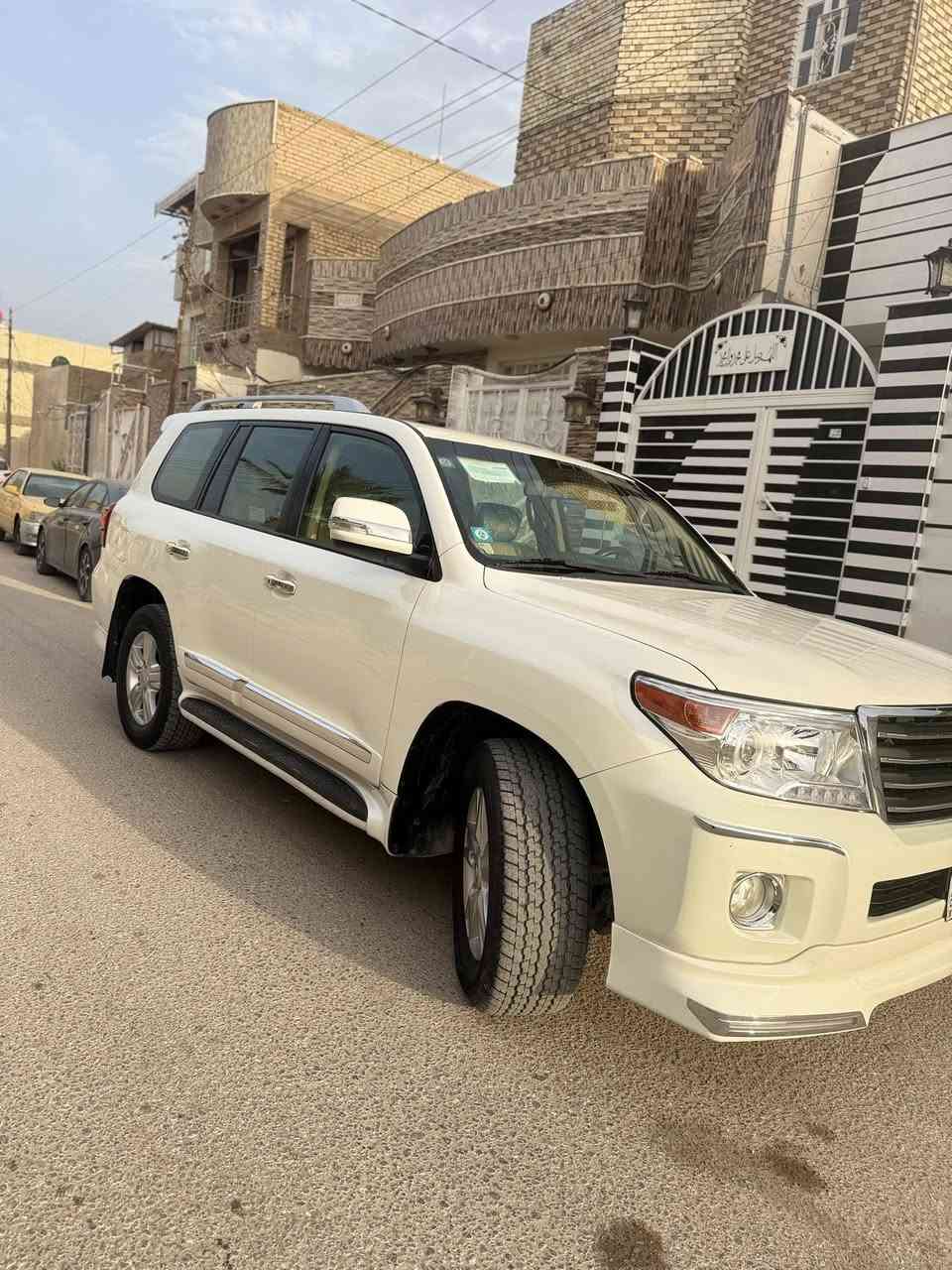 لاندكروزر موديل ٢٠١٢ بريم فوول مواصفات رقم بغداد تحويل ثاني يوم مكفولة كفالة عامة بيها فقط بارد في الجاملغ الأمامي السيارة جديدة بمعنى الكلمة كير محرك ٦ سلندر عل بلاد حدادية تخم تاير كله جديد مكان السيارة النجف الأشرف السعر اتصل وبيك خير ودلل بيع او مراوس للاستفسار ***********
