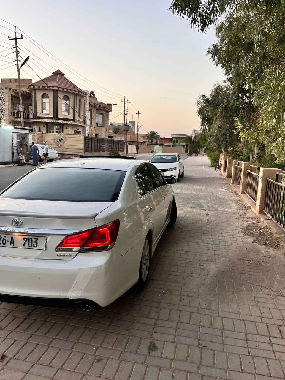 السلام عليكم اخوان  افلون 2011 خليجي بيها شبر صبغ جاملغ امامي رقم صلاح الدين مميز 703 باسمي هزه جديده وتحويل ثاني يوم رايدها 170 بيها مجال يرهم مراوس 

***********
