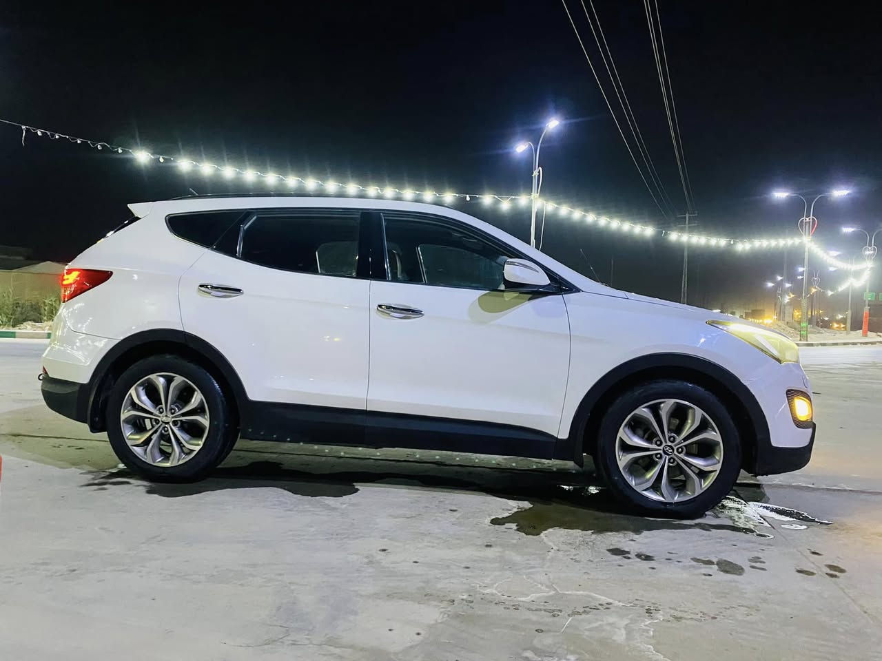 السلام عليكم (( 175 )) $
للبيع سنتافي 2014 خليجي ابيض رقم بغداد تحويل مباشر كفاله عامة عده بنيد مرخة براغيه لباقي مكفول فول 1/1  بنرامة بصمة جلد 6 سلندر 7 راكب مكاني بابل كفل رقم لهاتف ***********
