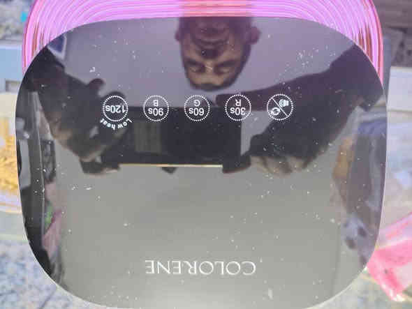 جهاز يوفي للاظافر نوعية اصلية سعره فقط ٢٥ الف يوجد توصيل للاتصال ***********
