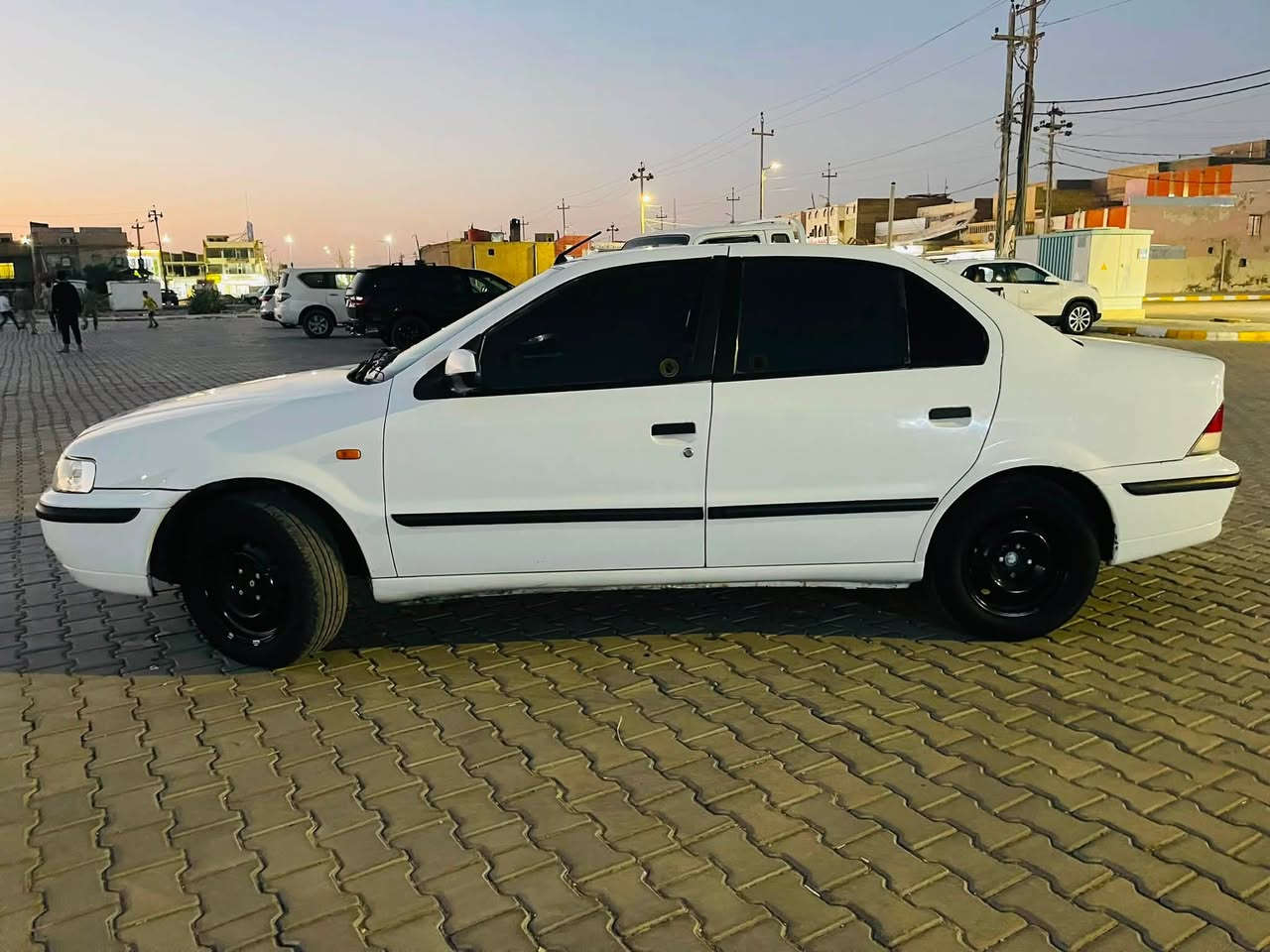 سلام عليكم سمند موديل ١١ مكينه هستوها مجفته بعدها بدهن السحك كور جديد اويل بم جديد منظومة مي جديده واتر بم وولف حماوه وجوزات كير مبدل كلج كامل وفلاوين وجبن كله جديد تخم تاير جديد حداديه نص عمر السياره بيها جراد السونار مرفق بالصور السعر ٤٩ وبيها مجال بسيط 
***********
