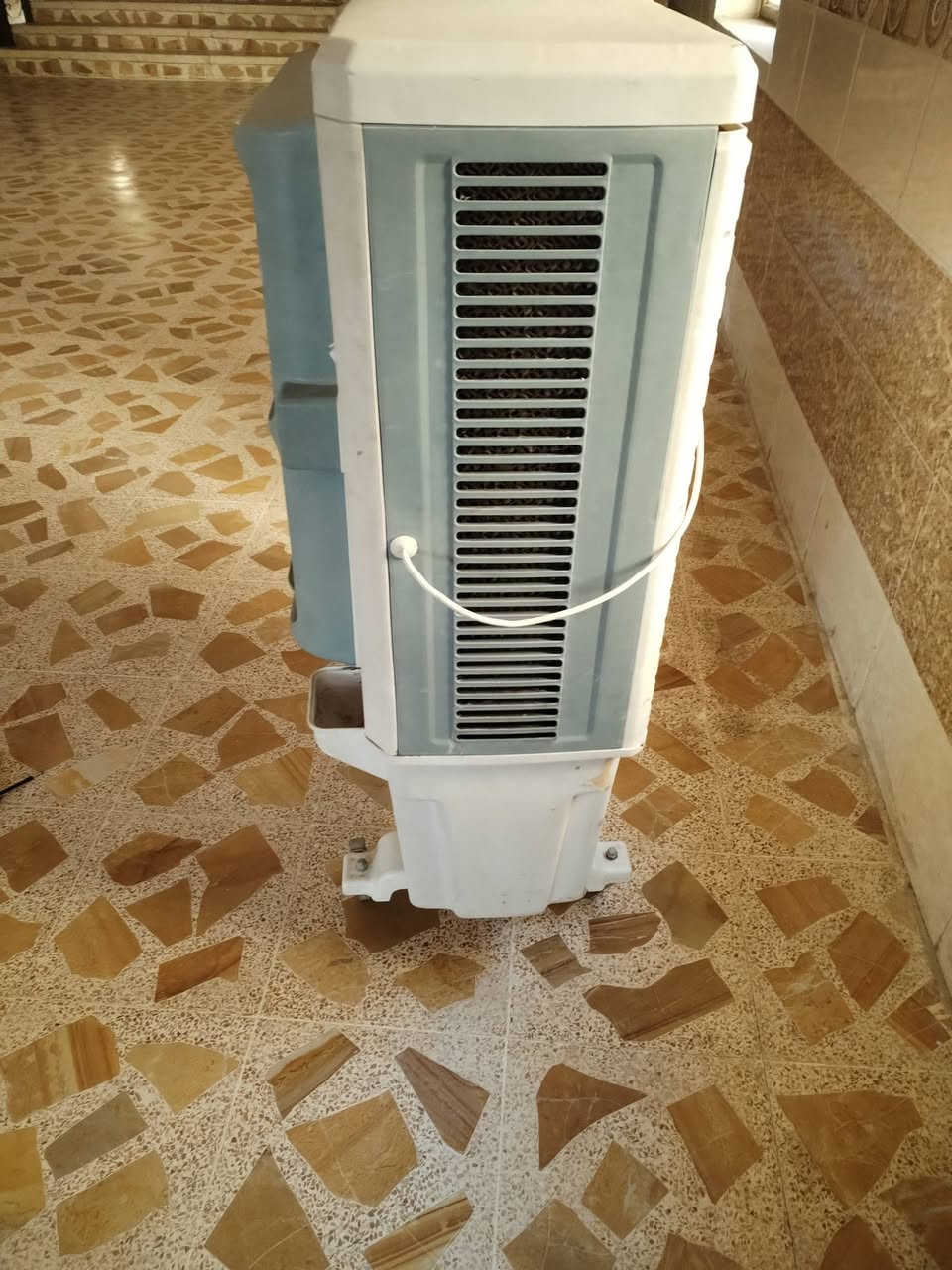 السلام وعليكم عندي مبرده +كونفيرات العدد 2 المبرده شرط الشغل الكونفيرات وحدة شرط وحدة بس بانكه يعوزها


**إذا كنت صاحب هذا الإعلان وتريد حذفه لأي سبب، رجاءا أرسل رسالة إلى الدعم الفني**