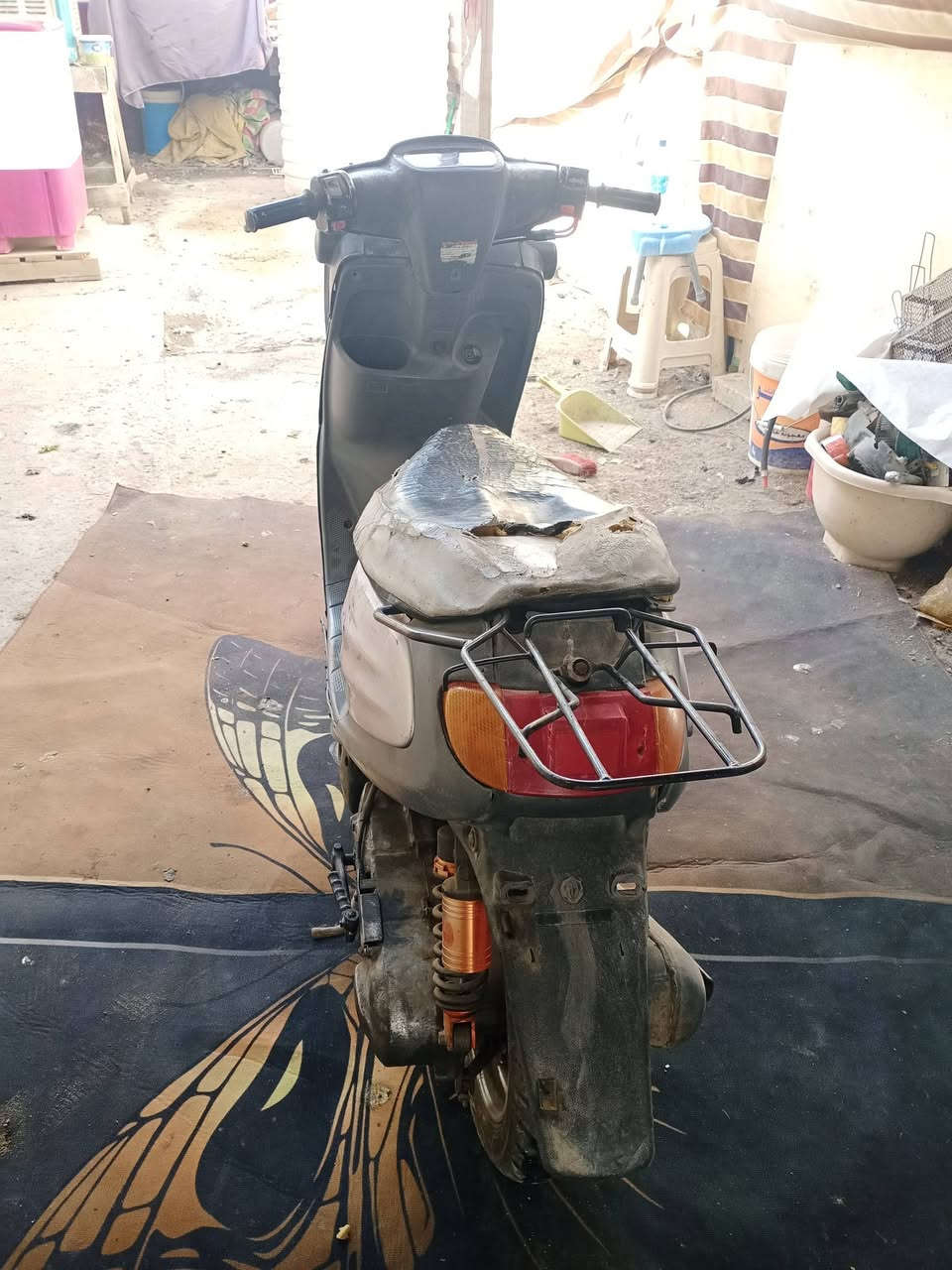 دراجه منغولي للبيع كما موضح في الصوره
الدراجه نقصها تعديلات خارجيه او نقص باتري 
الدراجه شغاله هندر واحد 
السعر 200 او بيها مجال للشراي 
مكاني كربلاء قرب مستشفى الكفيل 
الرقم : ***********
