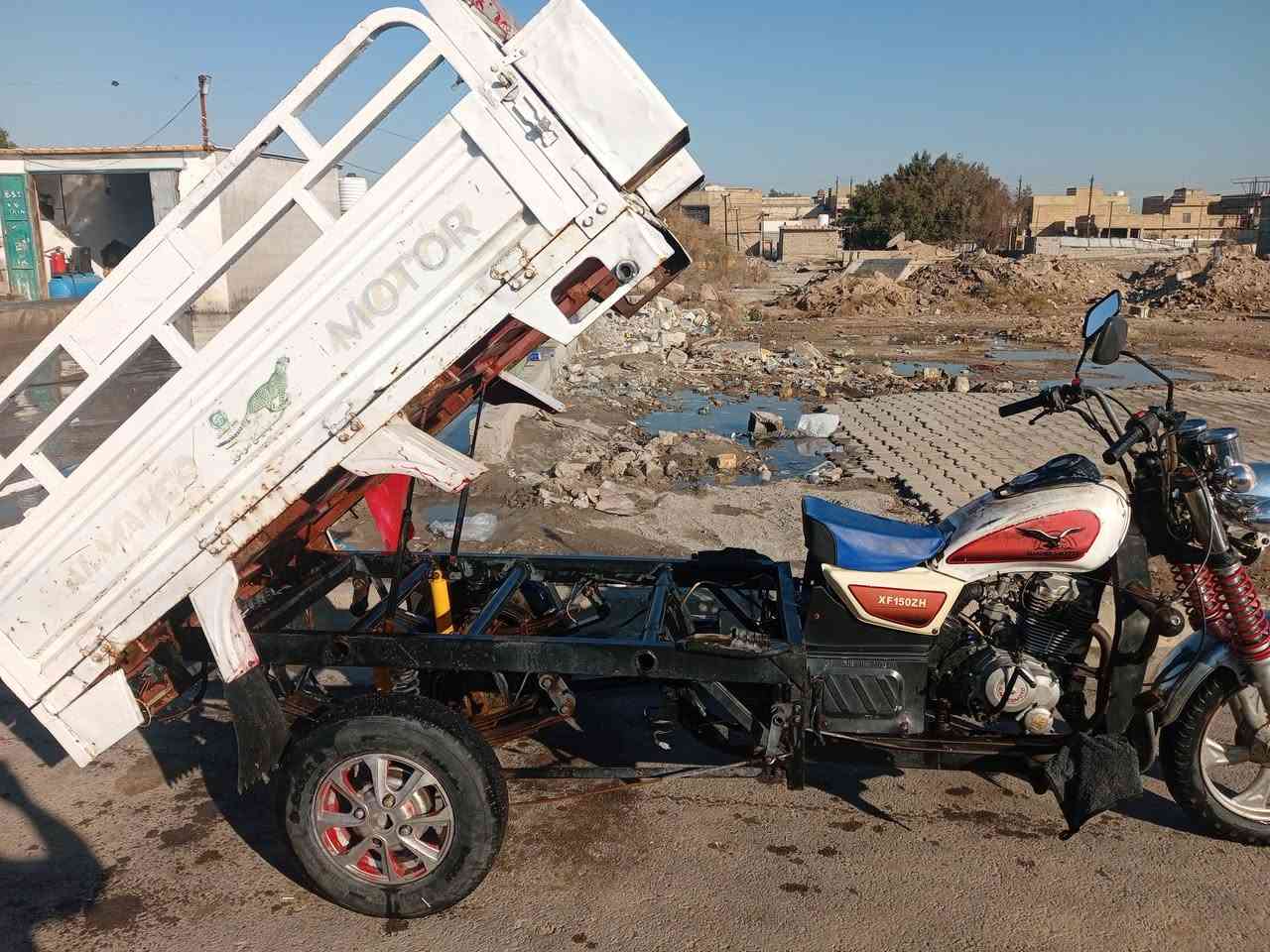 ستوته صقر موديل 2020 سلف هندر شغل وطلع محرك 21 الف مذب عليها اوراق اصولي كامله مكانها بغداد الحسينيه مال راشديه سعرها1400بيها مجال حك الجيه ***********بي واتساب اتصل ودلل موشراي لاتتصل
