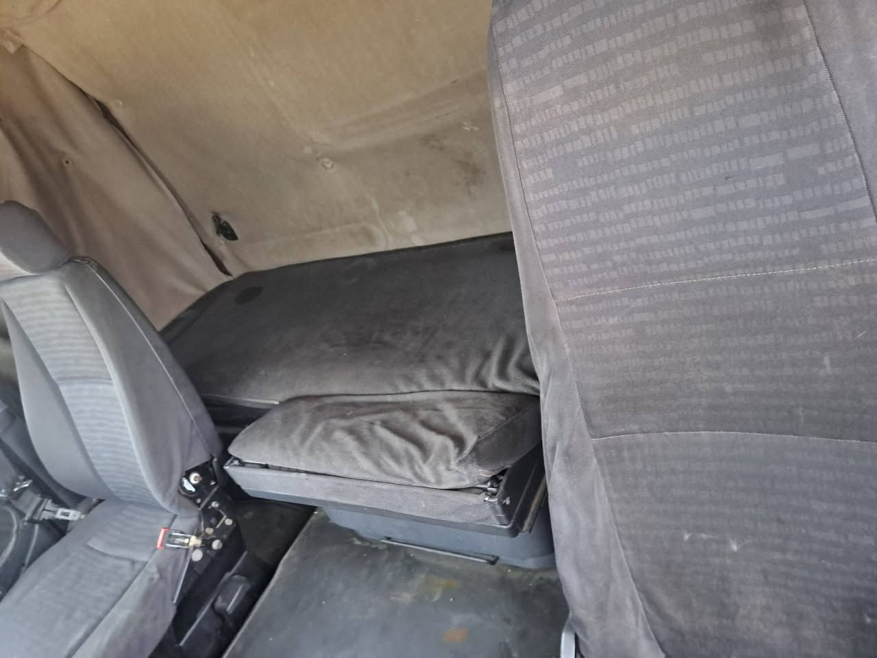 لبيع 2006 سياره جديده ومكفوله من كلشي لسياره بدون  ***********
