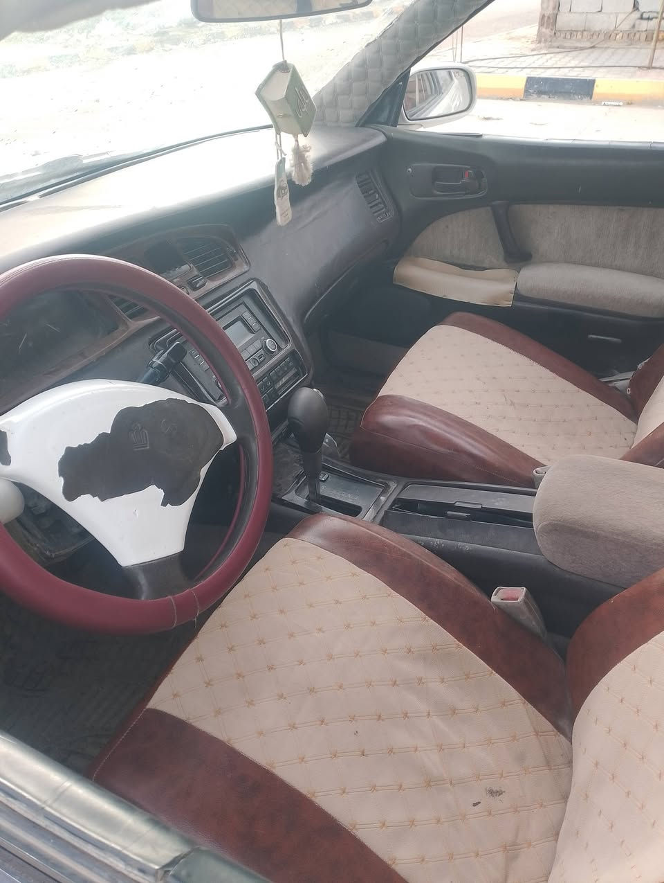 سلام عليكم
للبيع بطه متصل رقم بغداد موازي تحويل مباشر محرك وكير بطه 2.5 مكفولات 
السعر 30 وبيها مجال 
عنوان واسط قضاء الحي 
***********
***********
