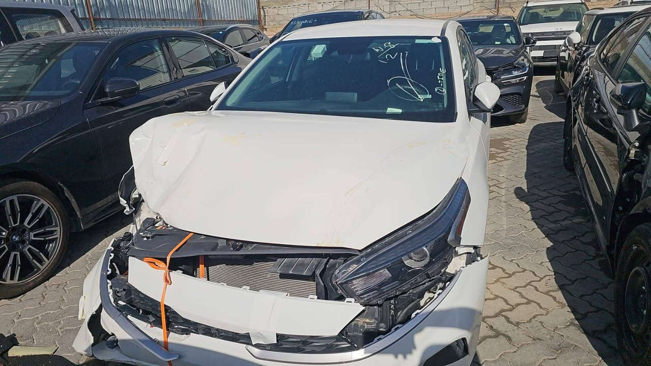 كيا فورتي 2024
حالين السياره بدبي خلال ١٠ وتدخل للعراق مصلح ومرقم شهداء تستلم السياره جاهزه السعر 139
ماشيه 31 الف 
***********
