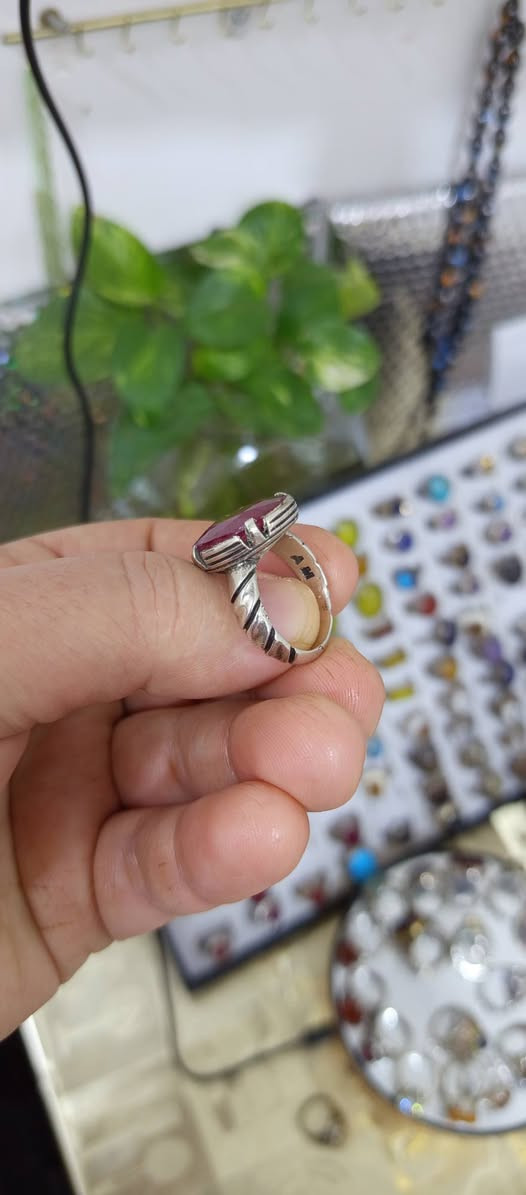 خاتم من الياقوت الافريقي فرط الرمان فضه عيار 925 قطعه ثقيله وجميله جدا للاستفسار ع الخاص


**إذا كنت صاحب هذا الإعلان وتريد حذفه لأي سبب، رجاءا أرسل رسالة إلى الدعم الفني**