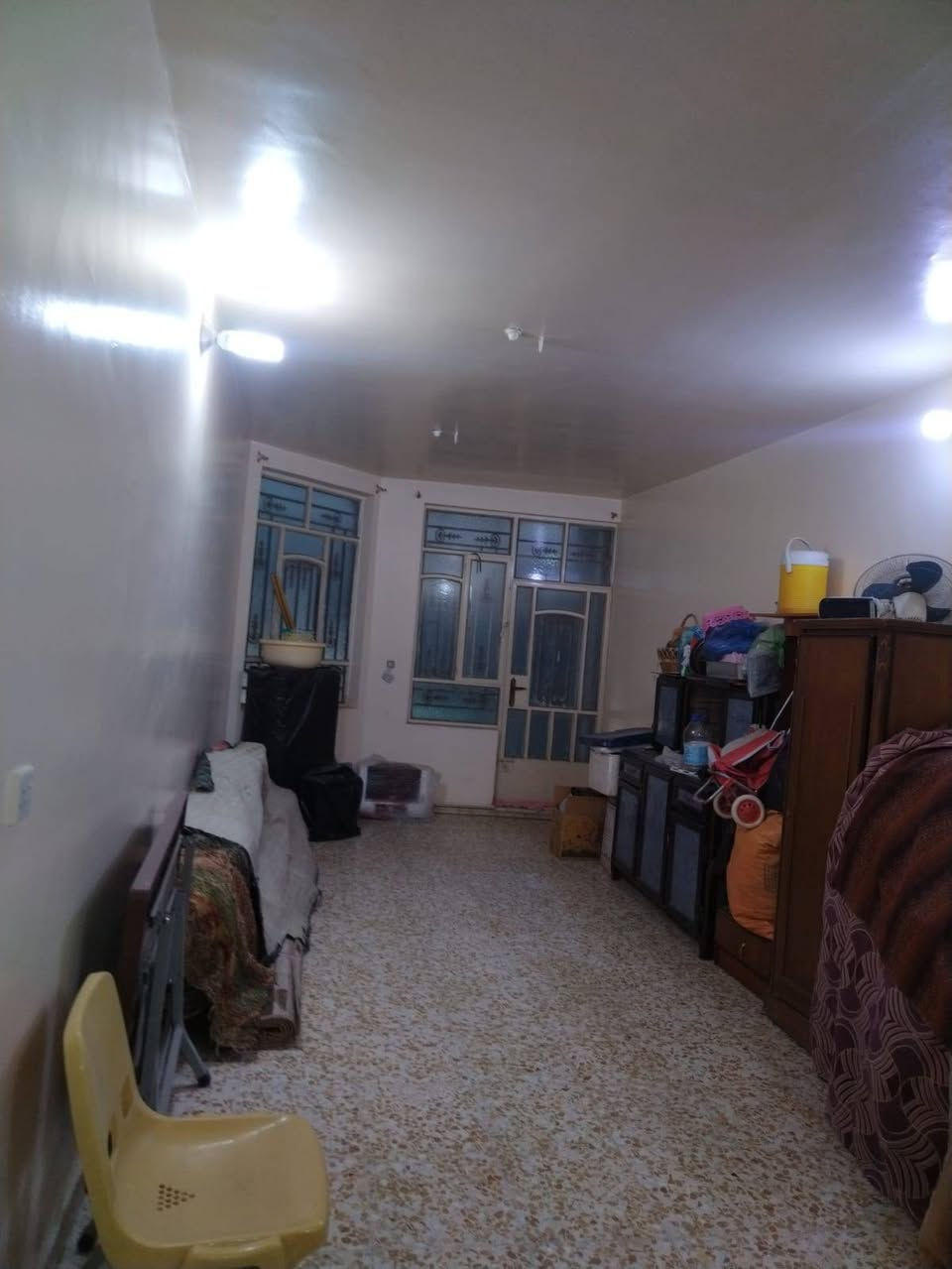 السلام عليكم مشتمل للبيع المساحة ١٥٠ متر الوجه ٦ نزال ٢٥ طابو ملك صرف يحتوي الطابق الأول استقبال هول حولي مطبخ خدمات منور غرفه نوم الطابق الثاني ٣نوم خدمات الموقع الشرطه الخامسه خلف جامع الكبيسي اللاستفسار اتصل ***********
