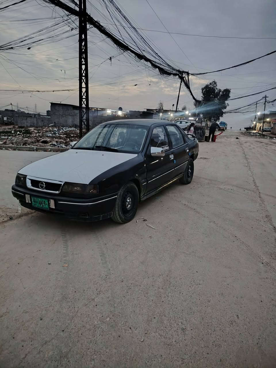 السلام عليكم أوبل فكترا للبيع حجم 20 مصبوغا عام ذرر تحرير مكينه زينه 
دوشمه جديده شرط تحويل 30$ وبيه محال 
للاستفسار 
***********
***********
