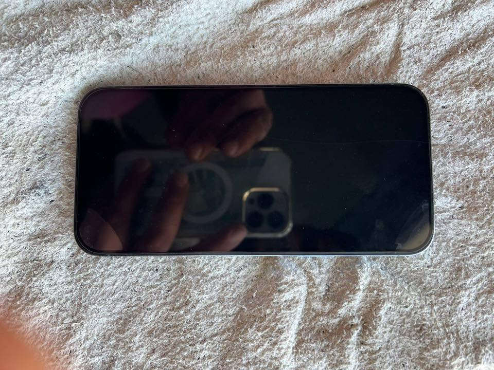 سلام عليكم للبيع  ايفون 13برو ماكس بطاريه 89 السعر خاص مكاني بابل ***********
