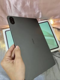 Honor pad x8a  جديد ومستخدم فقط كم ساعه جبته لاختي ومقبلت تاخذه تريد ل...