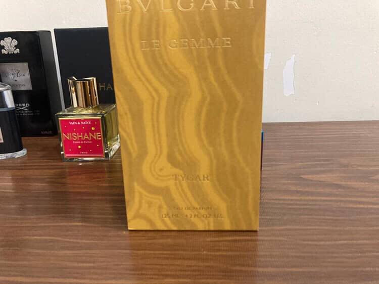 سلام عليكم للبيع عطر بولكري تايجر مستخدم رشات قليله  اكتب سعرك خاص


**إذا كنت صاحب هذا الإعلان وتريد حذفه لأي سبب، رجاءا أرسل رسالة إلى الدعم الفني**