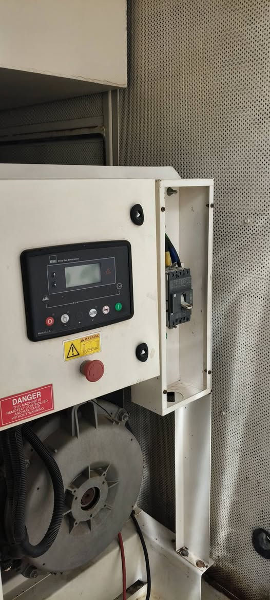 مولد 100 كيفي ابلادي مشتغله 2000 ساعه
جبيلي  اخوان كاتم 100/100  للاتصال ***********
بغداد. كراده
