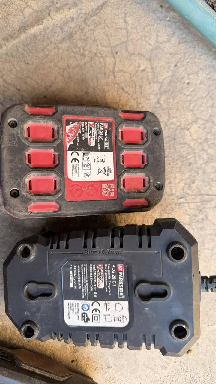 بطارية ٢ أمبير مع شاحنة  باركسايد  عنواني بغداد المشتل


**إذا كنت صاحب هذا الإعلان وتريد حذفه لأي سبب، رجاءا أرسل رسالة إلى الدعم الفني**