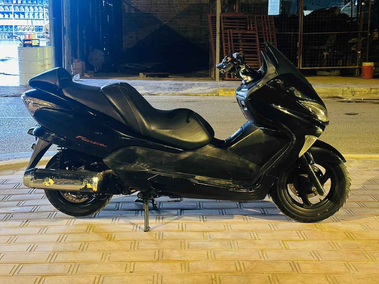 سعره كلش مناسب***********
دراجه فورزه مرقمه 0. 9  شرط برغي ما مفتوح بيه كفاله عامه  ئي نقص مابيه رقم وسنويه بسمي  لوحات نكليزي رقمه كربلاء دراجه ما ماشيه ابد كلش جديده جديده جديده بمعنه الكلمه مكاني كربلاء حي الاطارات
