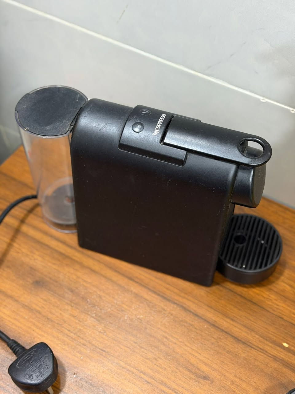 ماكنة قهوة اصلية ماركة ٦٠ الف ومجال صغير واتساب ***********
