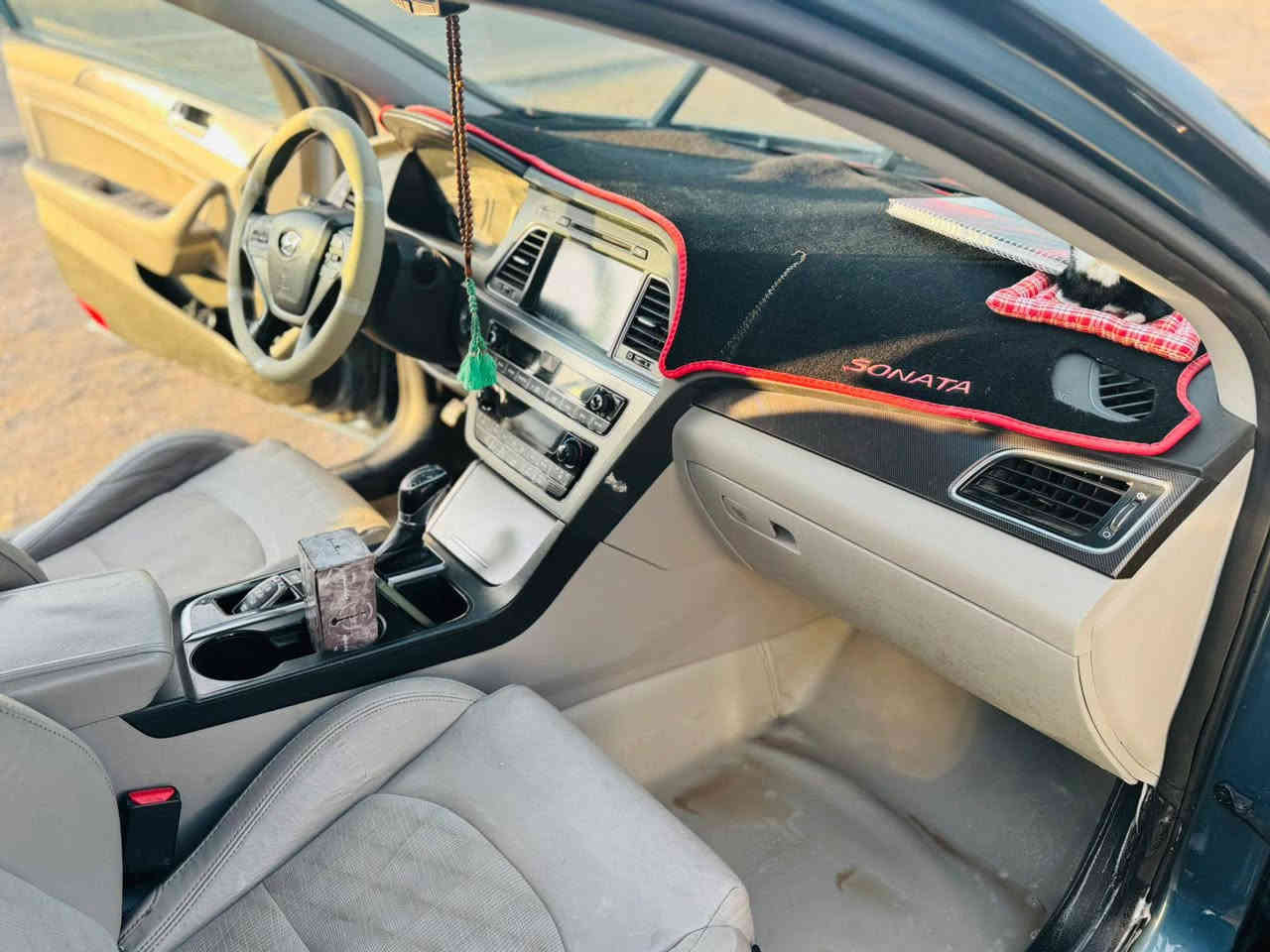 السلام عليكم سوناته ١٥وارد جي تي اي سياره جديده ماشيه 71الف السونار مرفق بلمنشور السياره بسمي تحويل ثاني يوم المكان البصره قضاء القرنه غير متواجدفقط ع الرقم ***********
