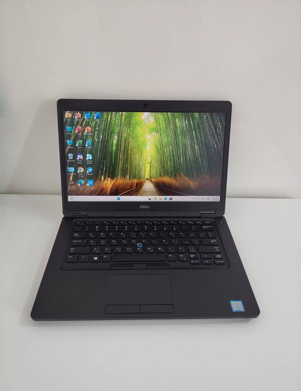 💻 Dell Latitude 5490
🔹 المعالج: Intel Core i5 الجيل 7 فئة U
🔹 الرام: 8GB DDR4 (قابلة للتطوير)
🔹 التخزين: 256GB SSD (قابل للتطوير)
🔹 كارت الشاشة: Intel Graphics داخلي 4GB
🔹 الشاشة: 14.1 انش
🔹ويندوز 11 برو مفعل وجاهز
🔹 نسبة النضافة: 97–99٪

السعر 250 الف شامل التوصيل وبيها مجال  والملحقات(ماوس+حقيبة+الشاحن الاصلي)
ضمان اللابتوب اسبوعين مع كارت ضمان حقيقي مختوم 

وفحص الطلب بوجود المندوب


**إذا كنت صاحب هذا الإعلان وتريد حذفه لأي سبب، رجاءا أرسل رسالة إلى الدعم الفني**