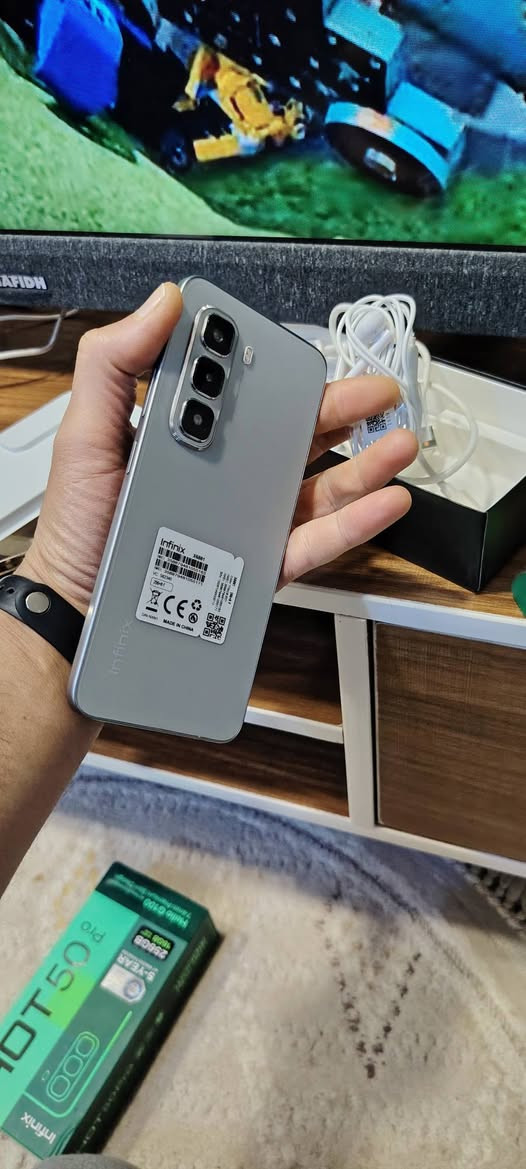 هوت ٥٠برو ذاكره ٢٥٦ جهاز كامل ملحقاته بيع او مراوس مكاني كربلاء ***********
