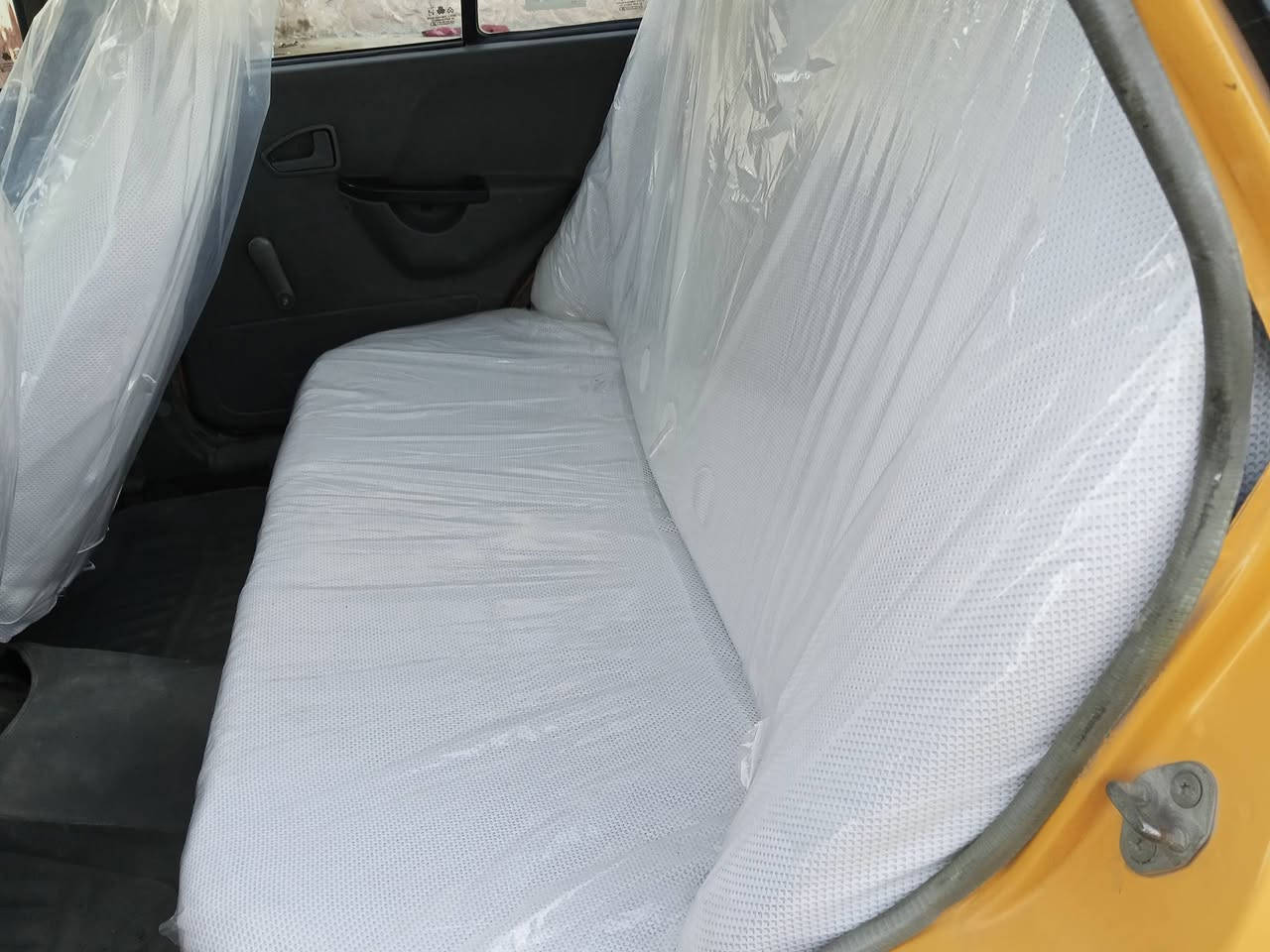 سلام عليكم سياره للبيع 2012كير ومكينه مكفول تحويل ثاني يوم سياره لا ضربه  لا تبديل ولا صبغ شواصي بلاديات بس ملكطه خياسات فقط  مصفر هئيه  وغرامه سعره 29 وبيه مجال مكاني شعب حيور
رقم موبايل 
***********
***********
