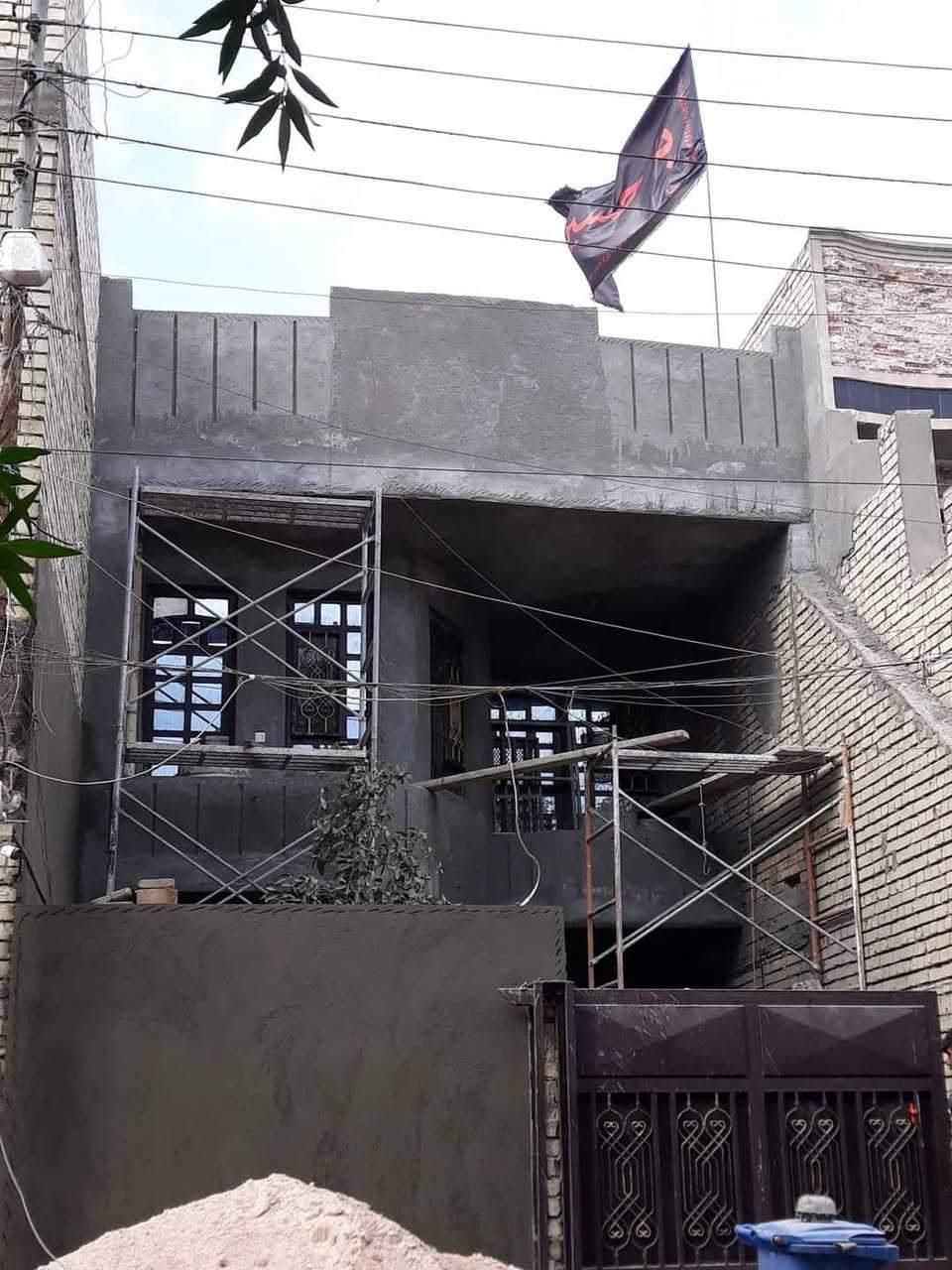 *🔥 جاهزين بكافة الديكورات الحديثة 🔥*
*نخدمكم  بغداد +الفلوجة وكل الأنبار | شغل هندسي درجة أولى*

*خدماتنا:*
1. *بخ الواجهات الحديثة* - جميع الألوان 
2. *تشطيب الأرضيات مساطر ليزر* - دقة 100% واستقامة تامة  
3. *تشطيب الجدار مساطر ليزر* - شغل احترافي بدون تموج
4. *شغل البورسلين* 

*مميزاتنا:*
✅ كادر فلوجي متخصص  
✅  تنظيف الموقع  
✅ معاينة وتسعير مجاني قبل الشغل  
✅ التزام بالمواعيد

*شغلنا يحجي* 👇  
من واجهة على الأسمنت ➡️ إلى تحفة فنية

*للحجز والاستفسار:*  
📞 ***********  
📞 ***********  
📞 ***********

📍 الفلوجة - نوصلك وين ما كنت

#بخ_واجهات #مساطر_ليزر #بورسلين #ديكورات_الفلوجة #مقاولات_الأنبار #قبل_وبعد
