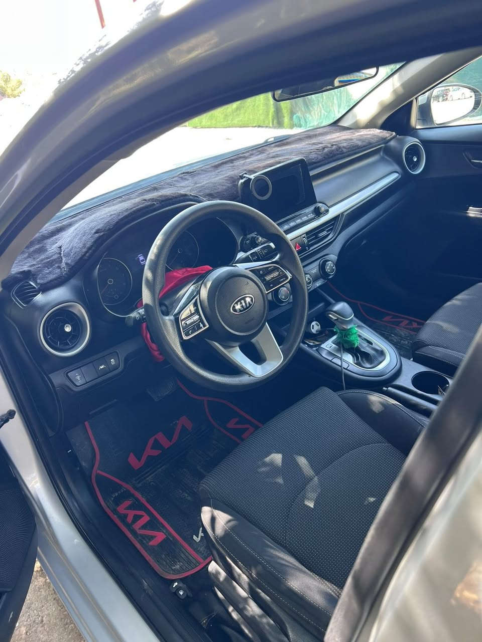 السلام عليكم فورتي موديل 21 ماشيه 104 رقم أربيل السياره حادثها بنيدفقط بدون دواخل مكاني بغداد شهداء البياع السعر 135 /***********
