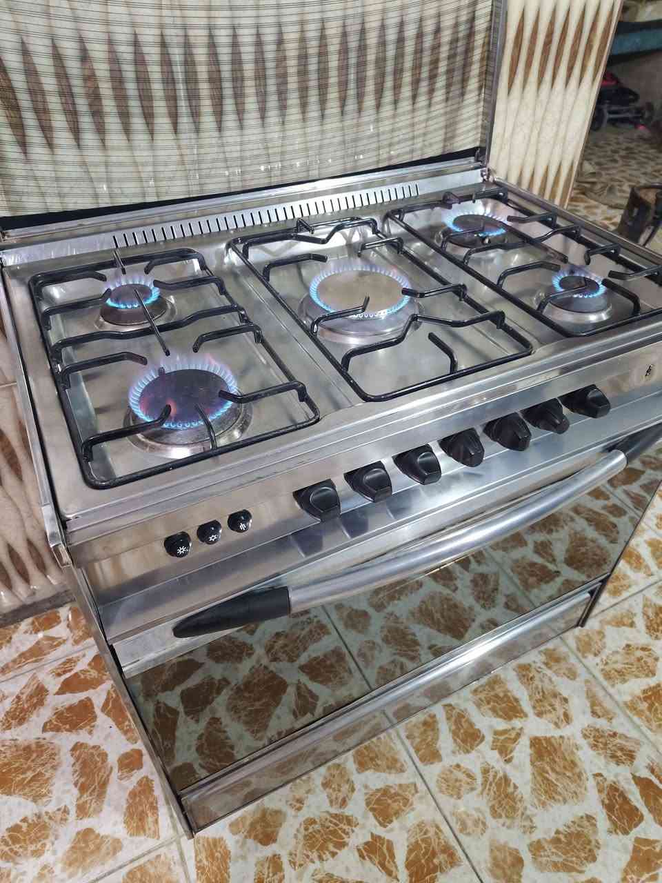 طباخ يونفيرسالسعر 240 بي مجال مكان ابودشير وكو توصيل *********** بغداد, العراق
