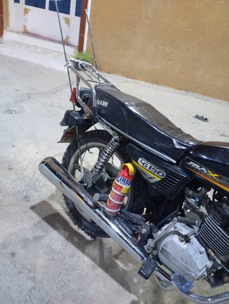 دراجه يراني سيفان للبيع 2019 دراجه كامله عله اخر حبايه مابيه اي شي 5كير    سلف كامل  وهندر دراجه محرك جديد ما مفتوح كامله مكمل كهربائيات كله شغاله السعر 550 وبيه مجال المكاني تاجي مشاهده دراجه مال جناي فول *********** / متوازي عله بيعته لي عندي مريض
