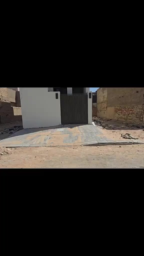 متابعينا الاكارم. 
للبيع دار 100m في حي الجامعة منطقة 28 الف مقابل مدرسة الرفاه الابتدائية عرض الشارع15 .
بناء الدار جديد غير مستخدم ويحتوي على اربعة غرف منام. 
التصوير الفيديوي يوضح لحضراتكم كافة تفاصيل بناء الدار .
ارقامنا للتواصل 
***********
***********
او زيارة مكتبنا في النجف شارع سلام جامعة مقابل صيدلية الكوخ
