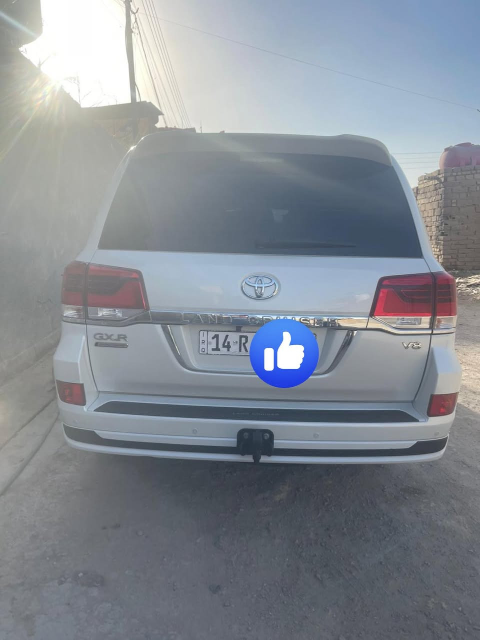 السلام عليكم
لاندكروز 2019 خليجي ‏ ‏كراند 
محرك حجم V8 4600
سلايت وبصمه وتشغيل عن بعد
كشن جلد دايموند وكهرباء عدد 2 
جنطه كهرباء وايرباك عدد 8 وبحاخ لايت 
شاشه اندرويد GPS وكامرا عدد 4 وشاشات خلفيه 
ويل كل كروم اسود حجم 19
حساس امامي وخلفي وشاحن واير ليس
مري شفط وقلاب 
هوك خلفي رساله ترحيب لاندكروز 
ماشيه 80 الف KM
السعر560
رقم الهاتف       ***********
