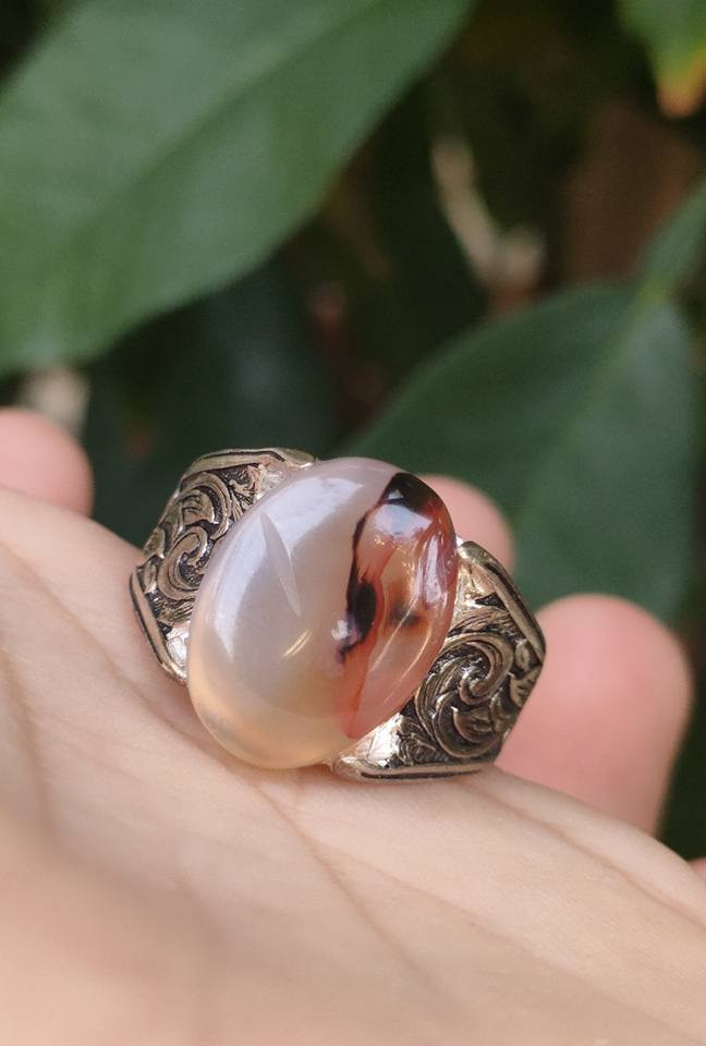 خاتم عقيق يماني نزاكه فوول وزن ثقييل معروض للبيع بسعر مناسب جدا ٦٠ مكاني كربلاء يوجد توصيل لجميع المحافظات واتساب *********** /*********** بالعافيه ع اليصيد 💍🤍😍🕊️🍒🤍🍒🤍🍒 كربلاء, العراق
