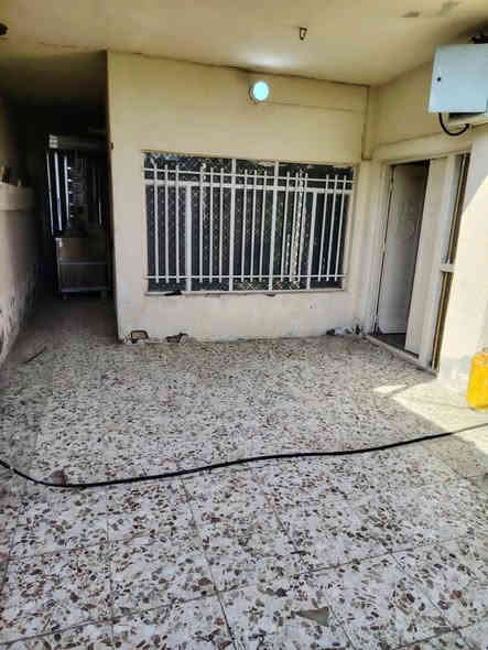 دار سكن للبيع.
يقع الدار على ساحة خضراء

داموك ١٥٠

مساحة الدار ١٥٠ م للاستفسار 
***********
