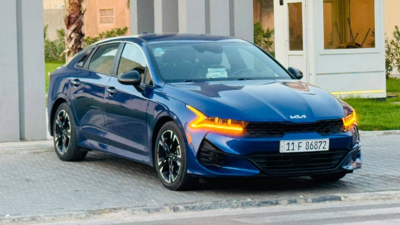 السلام عليكم K5 GT Line
موديل 2023
محرك 1600 تيربو 
تبديل (بابتين وصبغ بداير) 
بجم كبس 
جيتي لاين فول عدا البنوراما 
مواصفات جلد 
كامره شاشه  بصمه  تشغيل عن بعد _ ويل كب  
تحكمات  حساسات  رادارات _ شاشه كبير 
انظمه قياده  مثبت سرعه  مانع انزلاق _ مانع انحدار 
      السعر 165$
مكان بغداد شارع فلسطين 
رقم الهاتف :***********
