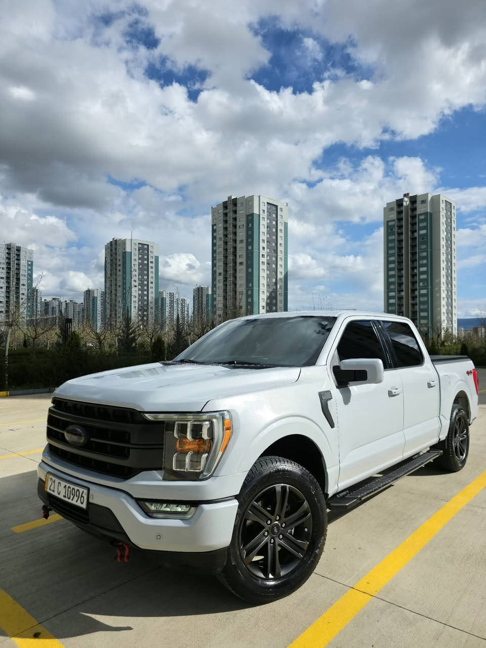 Kurdi+Arabi
✨ السلام عليكم ورحمة الله وبركاته ✨
🚘 Ford F-150 XLT موديل 2022
📍 الممشى: 85,000 ميل
📍 اللون: سمتي
🔹 المواصفات:
✔️ بانوراما
✔️ شاشة كبيرة
✔️ تشغيل عن بُعد
✔️ كاميرا 360 درجة
✔️ حساسات أمامية وخلفية + رادار
✔️ نظام الحفاظ على المسار
✔️ محدد سرعة
✔️ سماعات Bose 🎶
✔️ مقاعد مدفأة
✔️ حساسات پارك
🔹 إضافات:
✔️ تاير + رنقات جديدة
✔️ الرنقات أصلية مواصفات لاريات
🔧 السيارة مفحوصة بالكامل، نظيفة جداً وجاهزة بدون أي مشاكل
🎨 الملاحظات:
▪️ صبغ خفيف جهة السائق بدون معجون
▪️ بقعة صغيرة باردة بدون معجون (شرط)
📸 صور السونار مرفقة
⚠️ السيارة ليست دبل (2WD)
⚠️ وارد كندي – رقم الشاصي غير متوفر
💰 السعر: 34,000 دولار (قابل للتفاوض)
📞 الرجاء الاتصال فقط – لا يتم الرد على التعليقات أو الرسائل
🙏 أهلاً وسهلاً بالجميع
عنوان: سليمانية 📍
(Viber+Whatsup+***********)
(***********)
---KURDI---
✨ سڵاو و ڕێز بۆ هەمووان ✨

🚘 Ford F-150 XLT مۆدێل 2022

📍 ڕۆیشتن: 85,000 مایل
📍 کابینە کورت و دەرگای گەورە
📍 ڕەنگ: سمیتی

🔹 تایبەتمەندییەکان:
✔️ پانۆراما
✔️ شاشەی گەورە
✔️ گێڕی تەیارە (Remote Start)
✔️ کامێرای 360 پلە
✔️ حاسەری پێش و دوا + ڕادار
✔️ سیستەمی خەتی جادە
✔️ تەحدیدی خێرایی
✔️ سەماعەکانی Bose 🎶
✔️ کوشن هیتەر
✔️ پارک سێنسەر

🔹 زیادەکان:
✔️ جووتێک تایە و ویل/ڕینگ نوێ لە ژێردا
✔️ ڕینگەکان ئەسڵی مواسەفات لاریات

🔧 ئۆتۆمبێلەکە تەواو سێرڤس کراوە، زۆر پاک و ڕێکە، هیچ کێشەی نیە 👌

🎨 تێبینی:
▪️ چەمەلەخی لای سایەق بۆیاخە بێ ناو گرتن
▪️ پەڵەیەکی بچووک (سارد) بێ مەعجون (بەشەرت)
📸 وێنەی سۆنەر دانراوە

⚠️ دبل ئەکسل نیە (2WD)
⚠️ هاتووی کەنەدایە – ژمارەی شانسی نیە

💰 نرخ: 34,000 دۆلار (مەجال هەیە)

📞 تکایە تەنها پەیوەندی بە تەلەفۆن بکەن
🚫 وەڵامی کۆمێنت و نامە نادرێتەوە

🙏 سوپاس 
[***********]
[***********]+whatsup+viber
