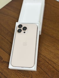 آيفون ١٦ • ٢٥٦ • بطارية ١٠٠٪