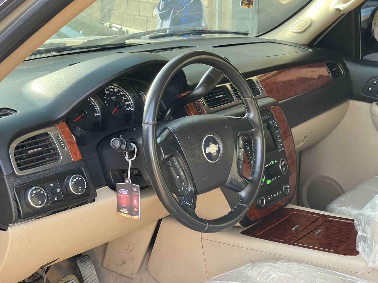 تاهۆ  ئێلتی زێت ۲٠٠۹فول فول مواسەفات ناوزەرد  سعر ٨٣ سلایت گیرو مەکینە بەشەرت نمونە لەجوانی  کوشن جلدو کارەبا تەبریت ساردو گەرم مەزبوت سلایت  جوارتایە ویلی جوانی لەسەرە  بێ قەپو قۆپ دوبەی  کوشن هیتەر شاشە و کامیرە   نمونە لە جوانی. ***********
