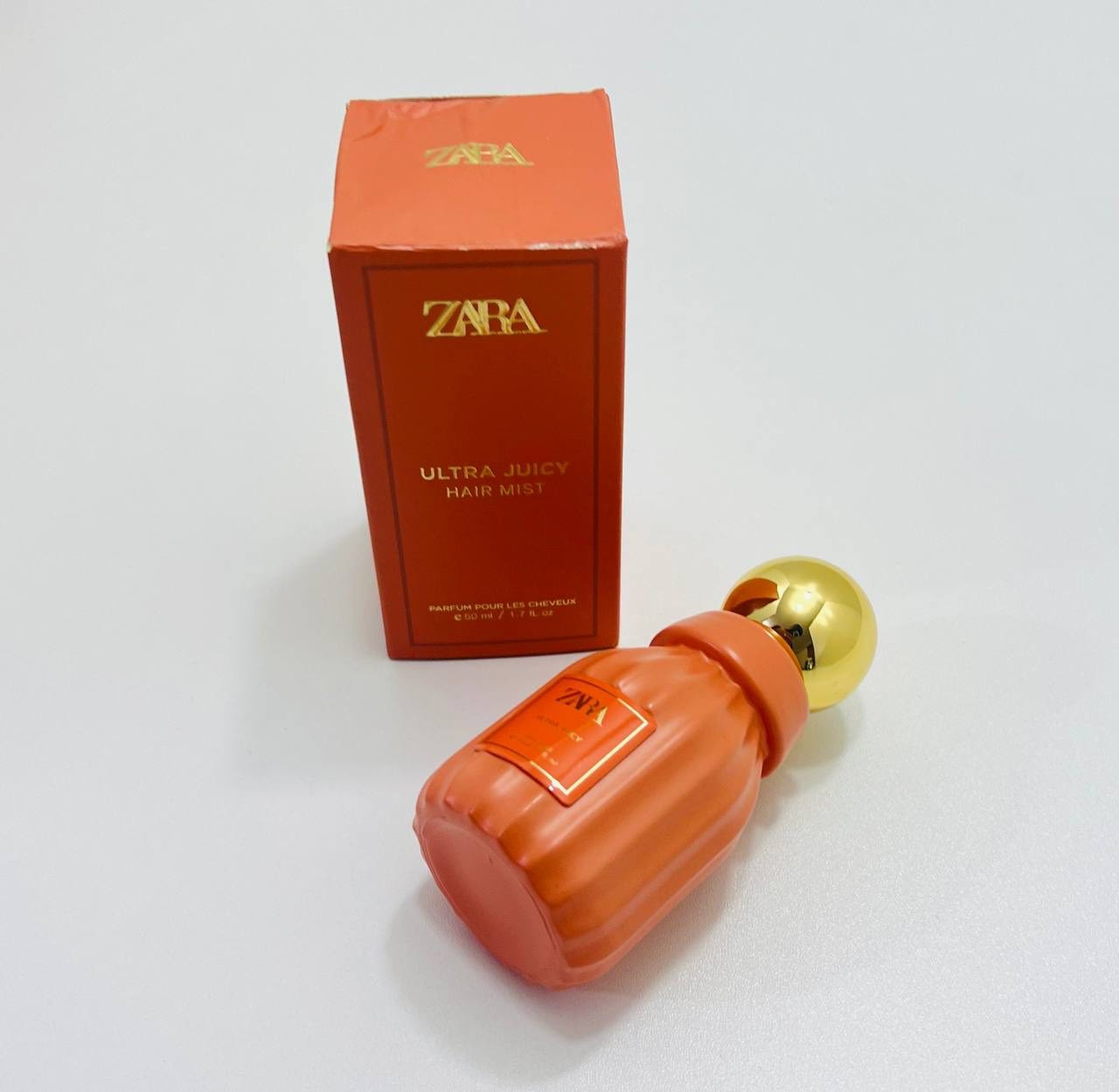 ⁨ عطور زارا ZARA للشعر 6 نكهات 🥹⋆⭒˚. 
🩵 عطر زار الازرق برائحة مسك الروم الليمون واليوسفي 
🤍 عطر زارا الابيض برائحة  زهرة بالأوركيد 
 🧡عطر زارا البرتقالي برائحة الكاردينيا  والياسمين 
🩷 عطر زارا الوردي برائحة الكشمير والبرغموت 
💜 عطر زارا البنفسجي برائحة البطيخ والباشون فروت 
❤ عطر زارا الأحمر برائحة الفانيليا والمسك والورد. 
الحجم 50ml  عطر احلى من الثاني 😭

توجد توصيل لجميع المحافظات العراق 🇮🇶🚚🚕للحجز والاستفسار يرجى التواصل عبر الخاص 📩💌توجد لدينا عروض خاصة وخصومات وهدايا 🎁😍⁩


**إذا كنت صاحب هذا الإعلان وتريد حذفه لأي سبب، رجاءا أرسل رسالة إلى الدعم الفني**