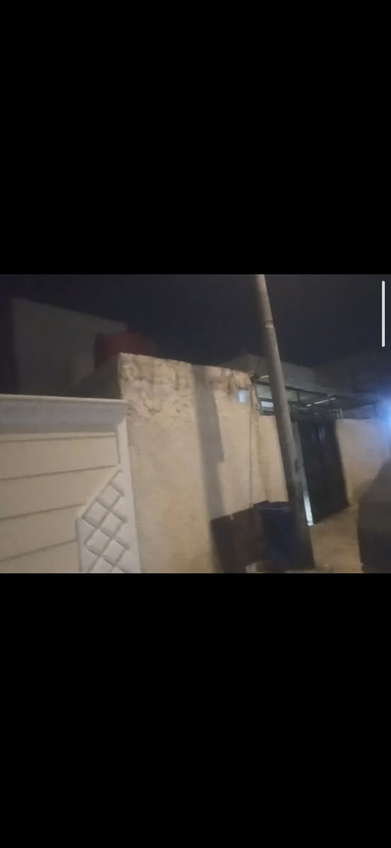 تم اعدات نشر بسبب وعود كاذبه بيت طابو بيع مساحه120 شارع20mكافت خدمات شارع تبليط رصيف كهرباء يحتوي عله غرفتين وصاله وديوان ومشتملات ومطبخ مكان ريزز قريب عله شارع عام سعر115قابل تفواض ***********
