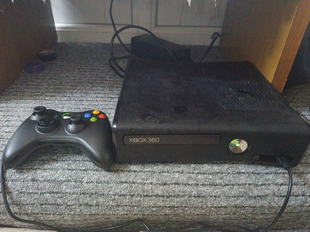 Xbox 360بۆ فرۆشتن یەک دەسکی بە وایەری لەگەل 102یاری تێدایە بەشەرت لە هەولێر***********
نرخی 90هەزار أربيل, العراق
