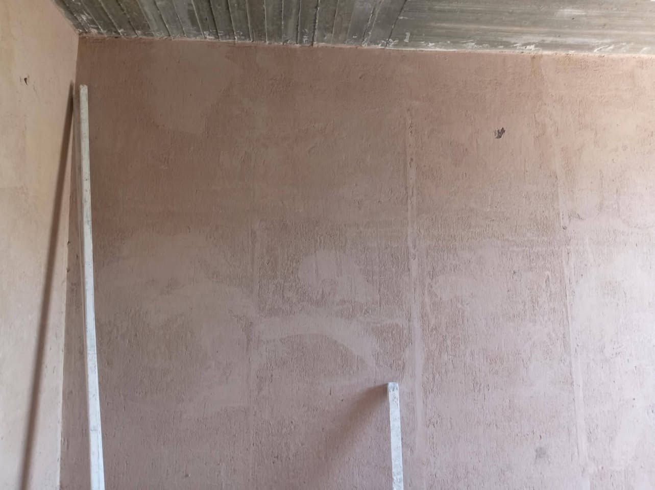 سلام عليكم خلفة لبخ اسمنت وجص وبورك وعمل واجهات فوم تركي وتطعيم وصبغ كادر متخصص في مجال البخ والديكورات التزام بلعمل والنظافه والدقه والسرعه في انجاز العمل الاستفسار ***********
