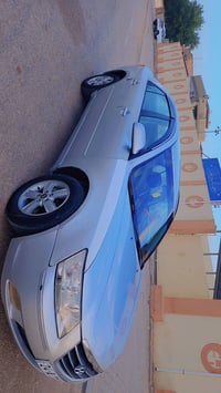 ٢٠٠٩ • ٢٤٠٠ بنزين • شاشه وكامره