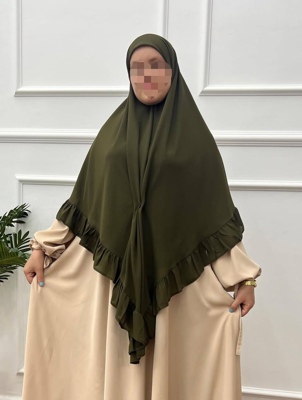 "سادەیی لووتکەی جوانییە. 🌿 کۆمەڵە جلوبەرگی نوێی ئەم وەرزە کە ئارامی و شەرعیبوونی تێدا کۆبووەتەوە. کامیان بە دڵی تۆیە؟ (١، ٢، یان ٣)؟ 👇"


**إذا كنت صاحب هذا الإعلان وتريد حذفه لأي سبب، رجاءا أرسل رسالة إلى الدعم الفني**