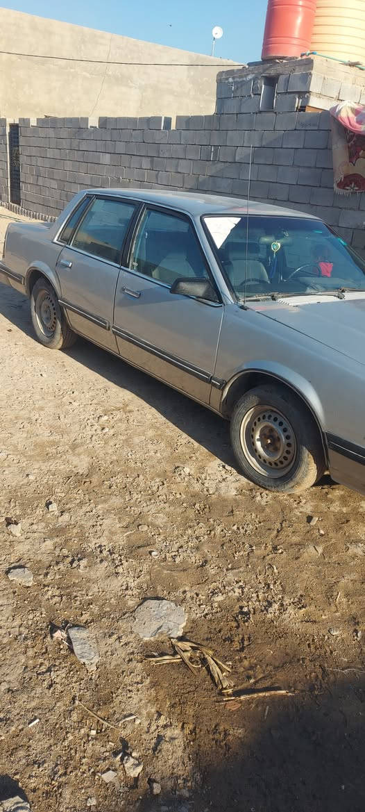 السلام عليكم سياره سلبرتي مكفوله كير ومكينه كهربائيات كله شغاله صبغ جماليه سنويه مامنتهيه المكان الزبير السعر  38 وبيه مجال للشراي لتواصل على الرقم ***********
