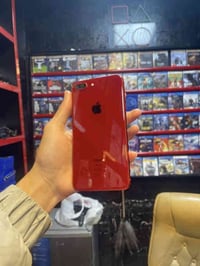 آيفون 8 بلس • ٢٥٦ • شارع السينما