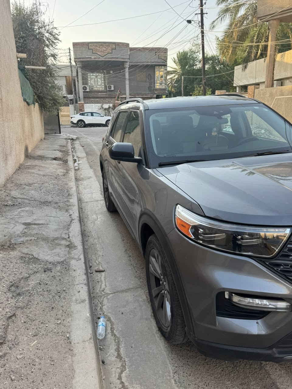 السلام  عليكم ورحمة الله وبركاته

‏‎‏‎       ——— لـلـبـيع فقط ———

‏‎‏‎فورد اكسبلورر       —  Ford Explorer
‏‎‏‎وراد أمريكي.     —  بدون ايرباك 
‏‎‏‎الموديل           — 2022
فئة.                 — XLT /4WD 
حجم المكينه   — V4/2300T
اللون               —فيراني
المسافه المقطوعه — 50000 مايل
صور الحادث — موجوده بالصور

المواصفات 

‏‎‏‎- بصمة تشغيل 
- بصمة أبواب 
‏‎‏‎-تشغيل عن بعد 
‏‎‏‎-ترحيب عند الاقتراب 
‏‎‏‎-كشنات جلد 
‏‎‏‎- رادار جانبي 
‏‎‏‎-رادار امامي 
‏‎- رادار خلفي 
‏‎‏‎- شاشه كبيره تدعم نظام الأبل كار باي ونظام الاندرويد 
-تدفئة ستيرن 
‏‎-گير ماوس 
‏‎-دبل اكسل 
‏‎-اوتو هولد 
‏‎-اوتو ستوب 
‏‎-هندبريك بصمه 
‏‎-٧وضعيات قياده 
‏‎‏‎-كشنات تدفئة 
‏‎‏‎- ستيرن بحركه كهربائيه 
‏‎‏‎- تبريد مركزي 
‏‎‏‎- بگ لايت LED 
‏‎-صندوق كهربائي 
‏‎-كشنات VIP ( منفصل )
‏‎‏‎- كود باب 
-كرسي السايق والراكب بحركه كهربائيه
‏‎‏‎-تحكم ستيرن جهتين 
‏‎‏‎-تحديد سرعه 
‏‎‏‎-مانع انزلاق 
‏‎‏‎-ليد نهاري
‏‎‏‎-كامره خلفيه دواره 
باقي المواصفات المعروفه 

السعر            — 27000$ وبيها مجال بسيط   
رقم السياره    — أربيل  
موقع  السياره — بغداد

‏للأستفسار.     — ***********
