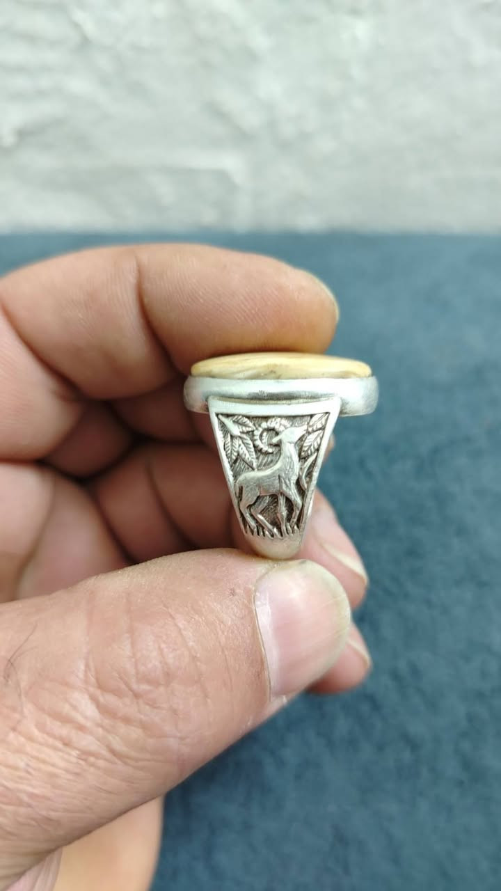 عطف قديمه صياغة يدويه ثقيلة سليماني هندي صياغة يدويه قياساتهن 25/24 للبيع عنوان بغداد


**إذا كنت صاحب هذا الإعلان وتريد حذفه لأي سبب، رجاءا أرسل رسالة إلى الدعم الفني**