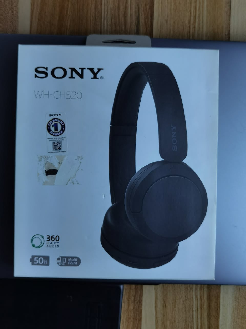 سماعة سوني Sony Wh Ch 520

سماعات رأس لاسلكية بلوتوث، تصميم فوق الأذن (On-Ear) مستخدمة قليل جداً وبحالة ممتازة، مابيها اي خلل أو عيب مشحونة 4 مرات فقط

السعر : 45 ألف وبي مجال
توصيل متوفر لجميع المحافظات
مكاني نجف اذا ما تحب توصيل
للتواصل خاص (اذا ما گدرت تراسل علق انا اجيك) 

الموصفات :

الوزن 147 غرام كلش خفيفة 

محرك صوت 30 مم و نطاق التردد الصوتي: 20 Hz – 20000 Hz 

عمر البطارية 40 - 50 ساعة تشغيل

بلوتوث Bluetooth 5.2 

ميكروفون مدمج صوته جدا واضح 

أزرار للتحكم في الصوت، تشغيل/إيقاف والمكالمات ورفع /خفض الصوت 

دعم اتصال متعدد الأجهزة

إمكانية تعديل الصوت عبر تطبيق Sony | Sound Connect


**إذا كنت صاحب هذا الإعلان وتريد حذفه لأي سبب، رجاءا أرسل رسالة إلى الدعم الفني**
